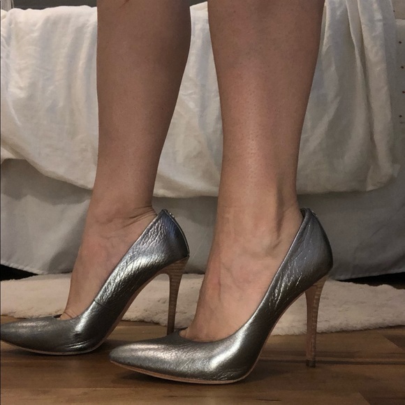 Silver metallic Coach heels - Picture 6 of 9